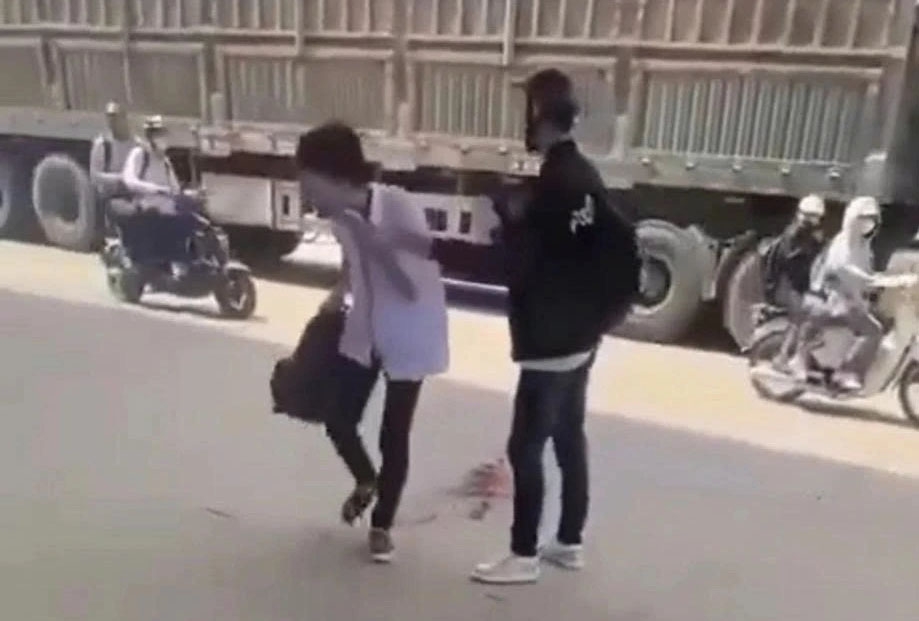 Bạo lực tuổi chưa thành niên: Trách nhiệm không chỉ ở nhà trường?